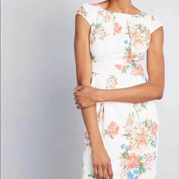 ModCloth Women's Elegant Reflections Floral Sheath Dress Size‎ Medium NWT - Picture 1 of 12